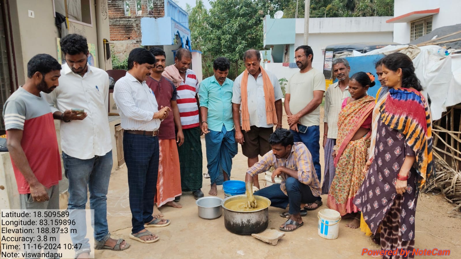 పంటలు అధిక దిగుబడికి పంచగవ్యపాచిపెంట వ్యవసాయ అధికారి తిరుపతి రావు