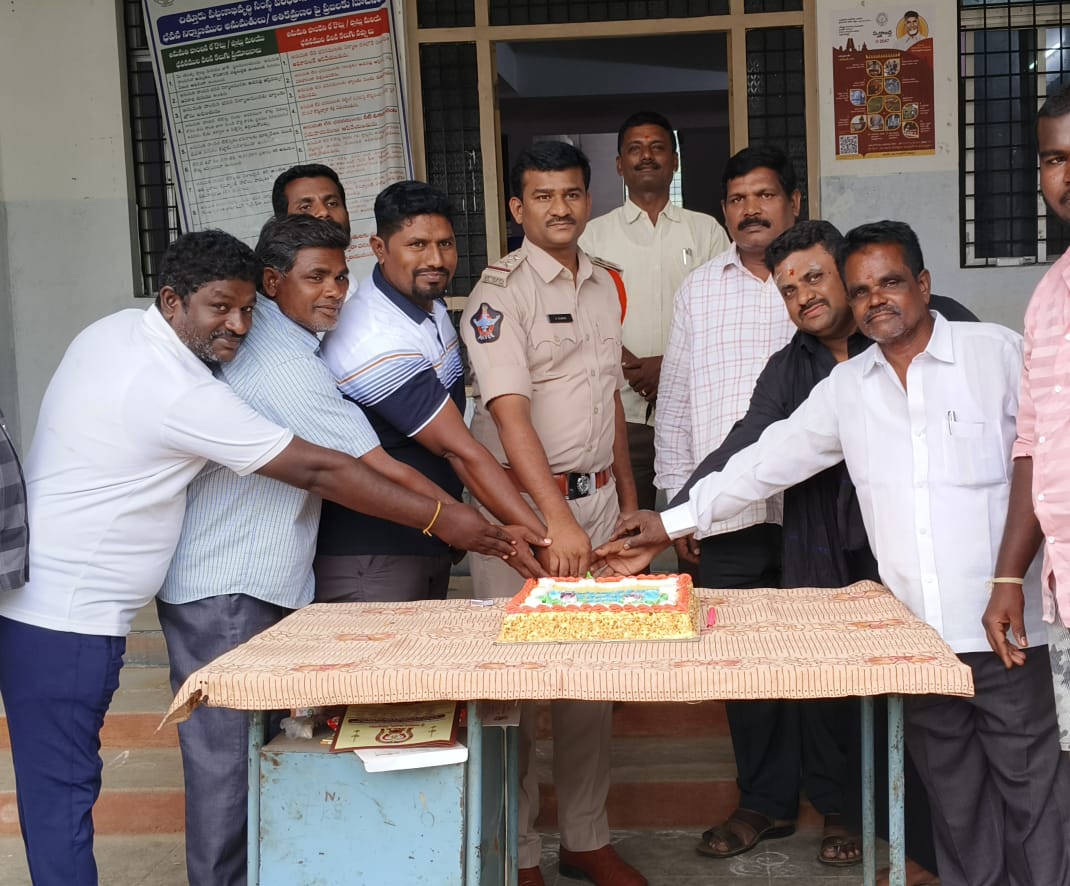 ఎస్ఆర్ పురం లో ఘనంగా పత్రికా దినోత్సవం