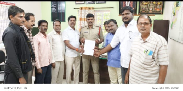 జర్నలిస్టుల న్యాయపరమైన డిమాండ్ లు పరిష్కరించాలి: జిల్లా కార్యవర్గ సభ్యులు గోవింద్ స్వామి