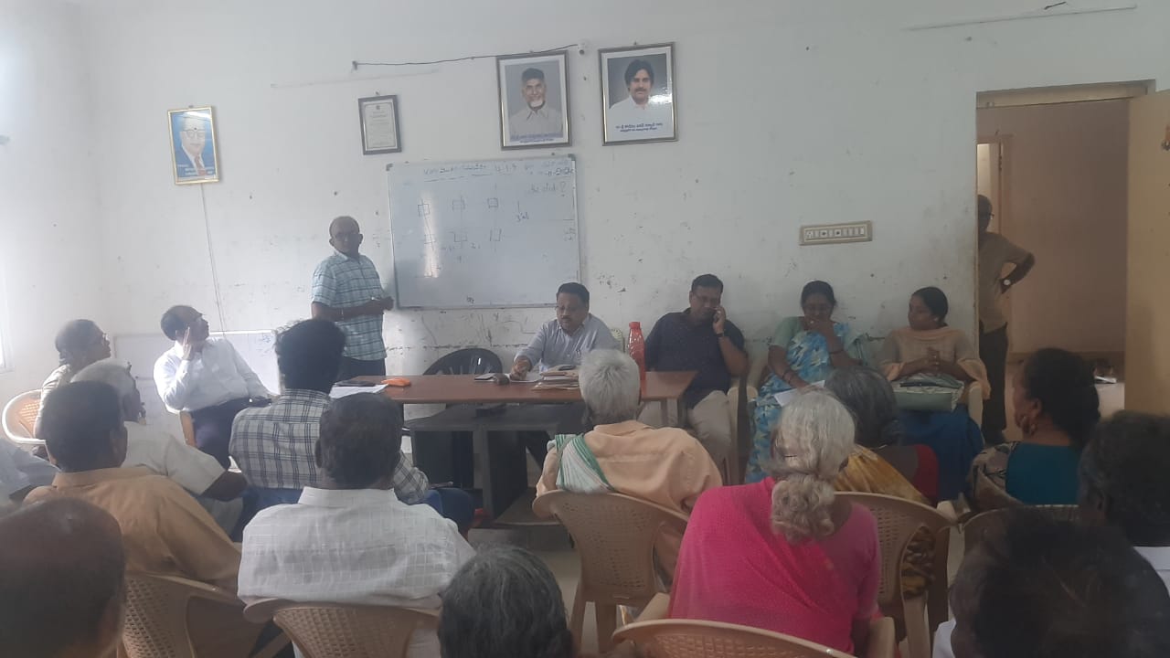 షెడ్లు మంజూరైన పాడి రైతులకు అవగాహన కార్యక్రమం
