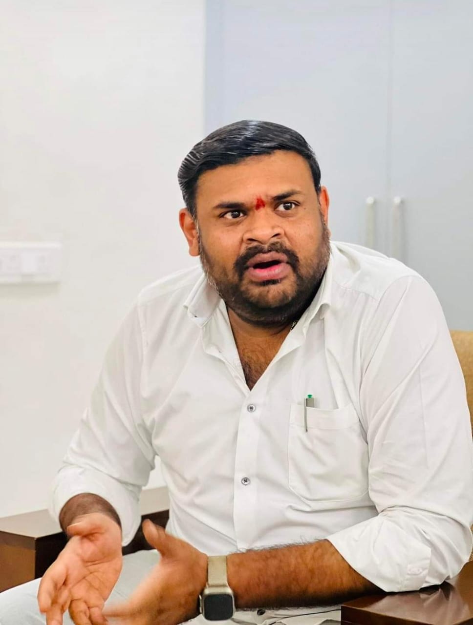 తిరుపతి జిల్లా శ్రీకాళహస్తిమన న్యూస్.తుఫానుకు అప్రమత్తంగా ఉండాలి