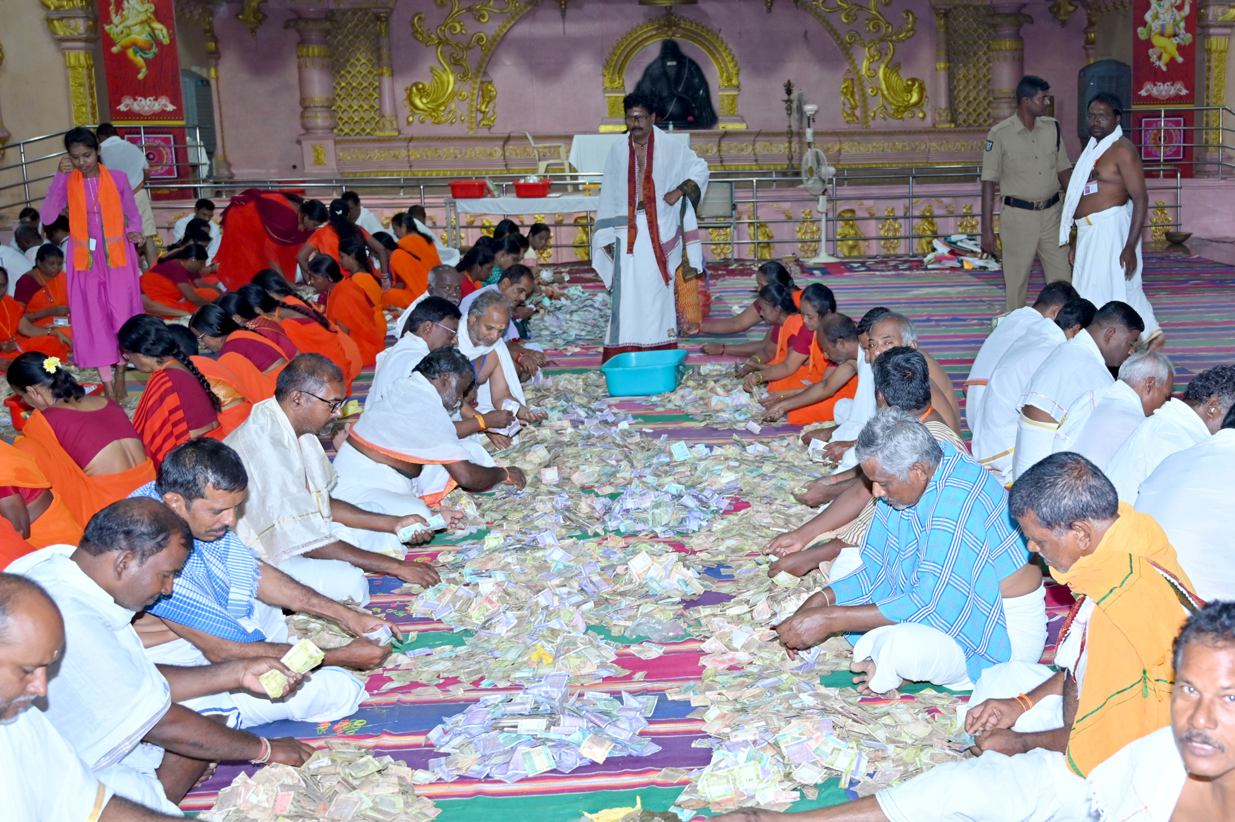వరసిద్ధి వినాయక స్వామి వారి హుండీ ఆదాయం లెక్కింపు 1,49,62,798 రూపాయలు