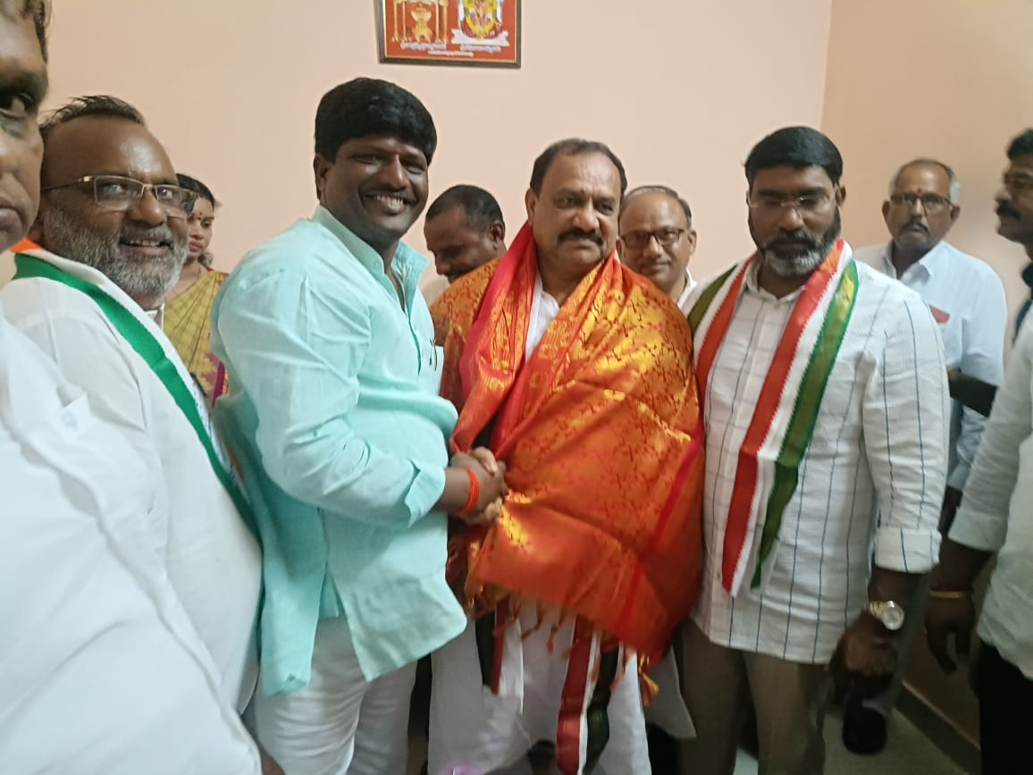 మా కోరిక ఒకటే మా సంపత్ అన్నకు మంత్రివర్గంలో సముచిత స్థానం కల్పించండి