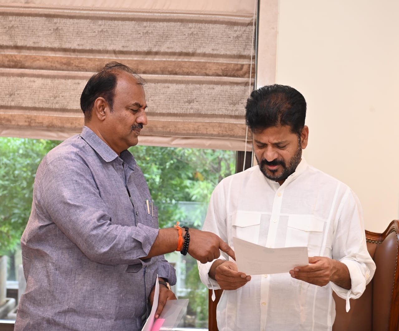 హైదరాబాద్ లో సీఎం రేవంత్ రెడ్డి కలసిన ఎమ్మెల్యే బండ్ల కృష్ణమోహన్ రెడ్డి