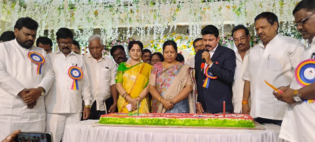 ఏలేశ్వరం మండలం పాస్టర్ ఫ్యామిలీ క్రిస్మస్