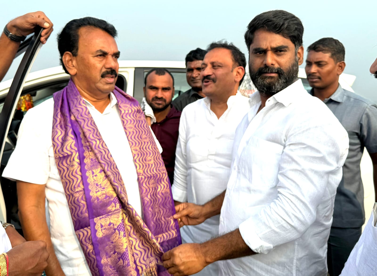 మంత్రికి సన్మానం