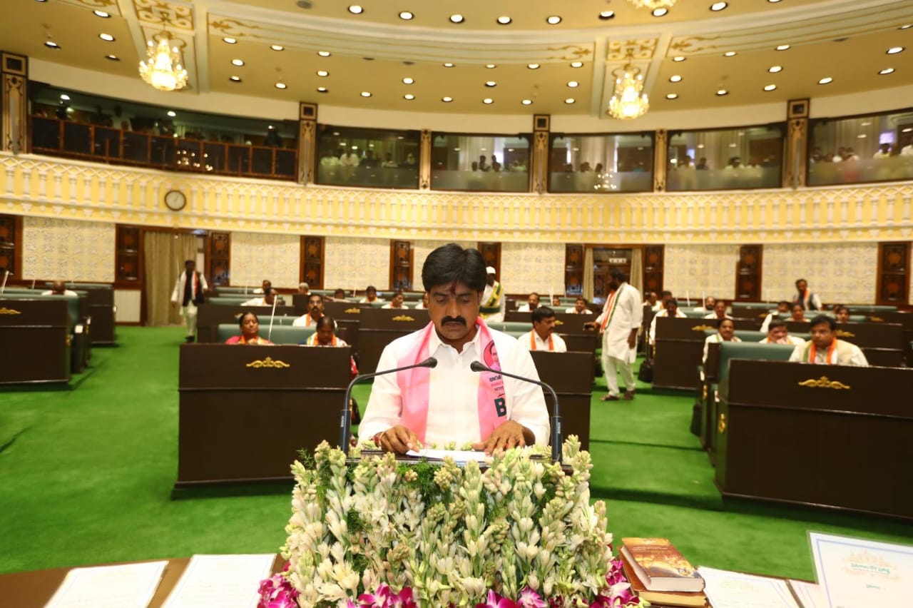 అలంపూర్ ఎమ్మెల్యేగా ప్రమాణస్వీకారం చేసి నేటికీ సంవత్సరం పూర్తి చేసుకున్న శుభ సందర్భంగా అలంపూర్ ఎమ్మెల్యే విజయుడు శుభాకాంక్షలు