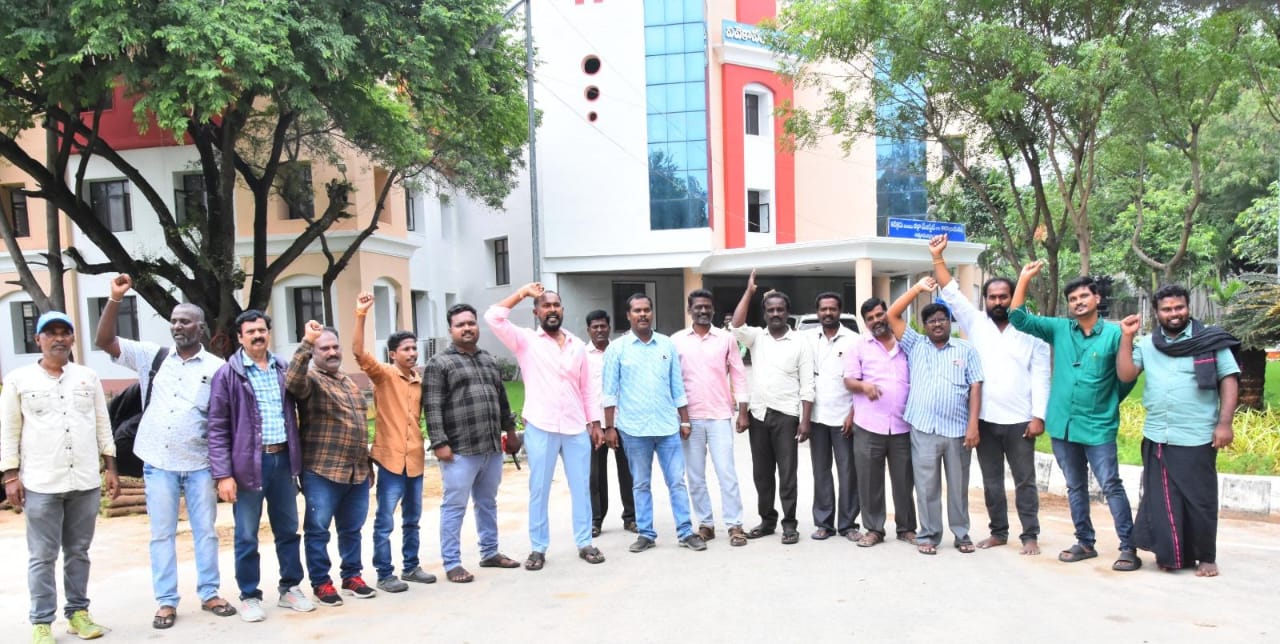 మీడియా స్వేచ్ఛ ను హరించడం అన్యాయం