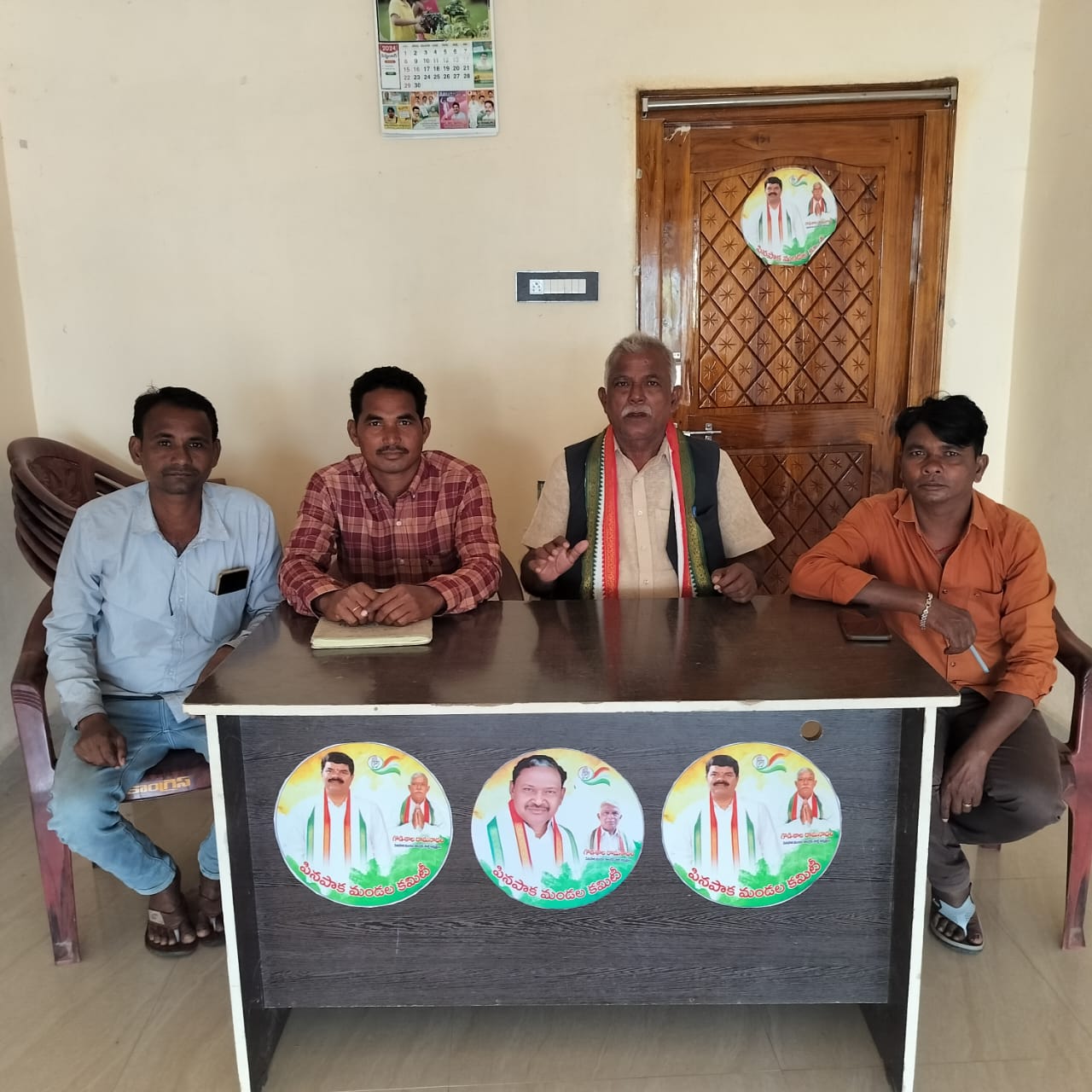 బిఆర్ఎస్ నాయకులు ఎన్ని వేషాలు వేసిన ప్రజలు నమ్మే పరిస్థితి లేదు మండల అధ్యక్షుడు గోడిశాల రామనాథం