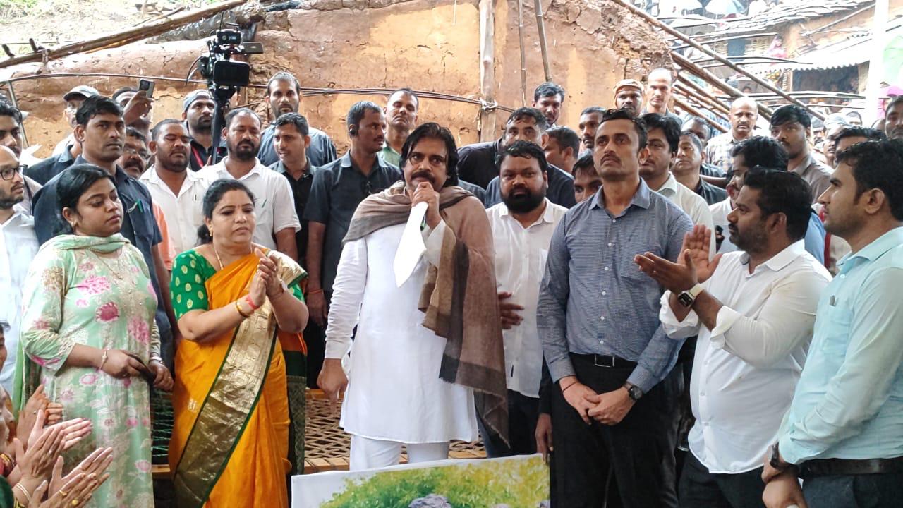 గిరిజన ప్రాంతాల్లో డోలీ మోతలు తప్పిస్తాం.రూ. 46కోట్లతో గిరిజన గ్రామాల్లో రహదారుల నిర్మాణం