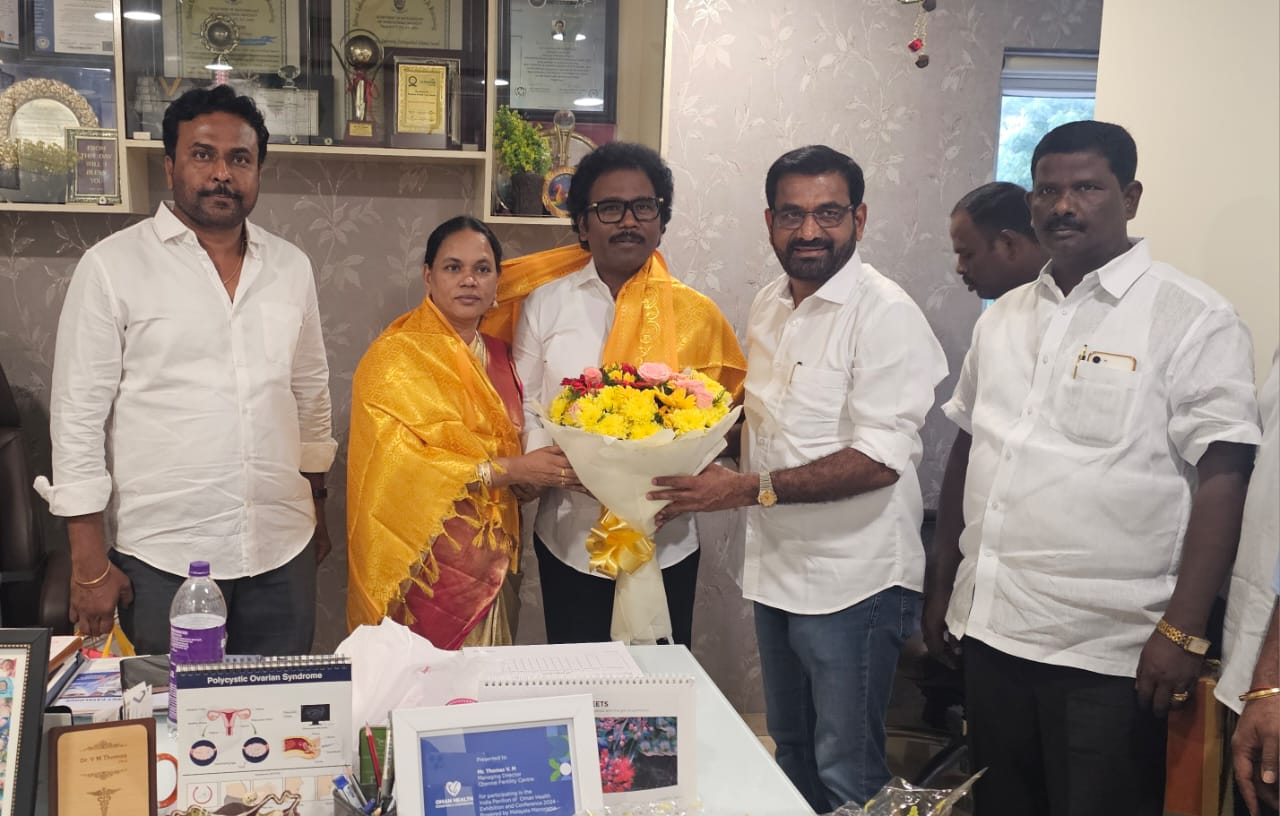 ఎమ్మెల్యే డాక్టర్ వి.ఎం థామస్ శాంతి దంపతులకు చెన్నై నందలో పెళ్లిరోజు శుభాకాంక్షలు తెలియజేసిన: టిడిపి నాయకులు