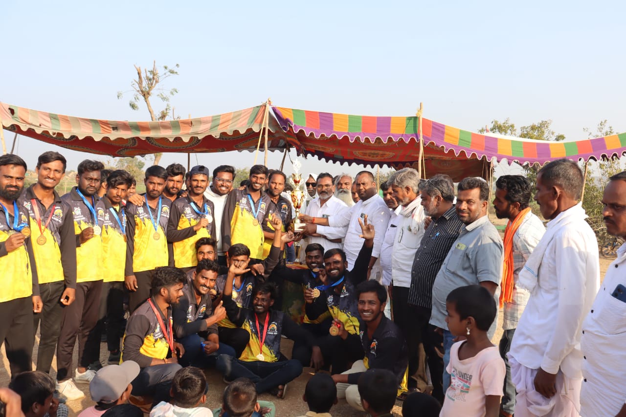 కాటేపల్లి లో ఘనంగా క్రికెట్ టోర్నమెంట్