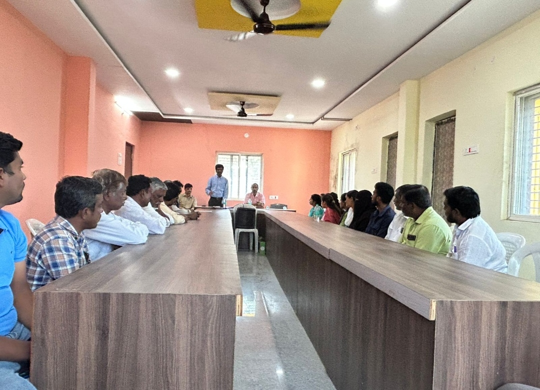 తపాలా సేవలను ప్రజలకు మరింత చేరువ చేయాలి