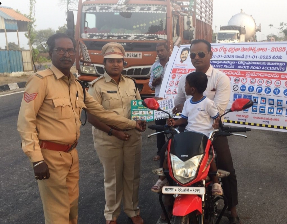 మద్యం సేవించి వాహనాలు నడపకూడదు..ఆర్టీవో అధికారిణి కవిత