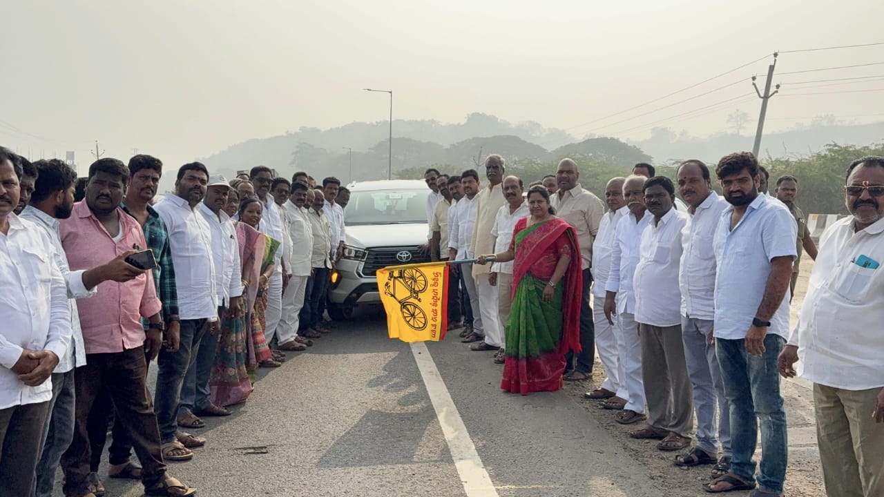కూటమి ఎమ్మెల్సీ అభ్యర్థి రాజశేఖర్ నామినేషన్ కి భారీగా తరలి వెళ్లిన శ్రేణులు