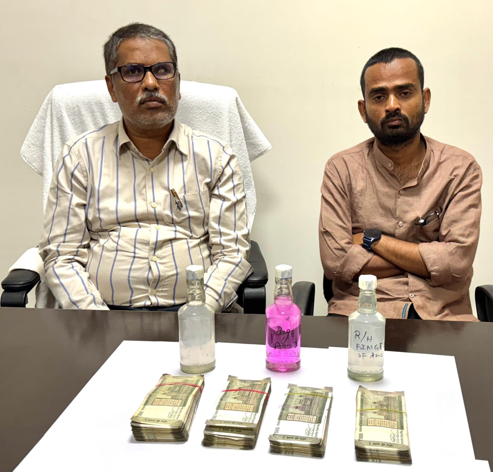 ఏసీబీకి చిక్కిన గద్వాల జిల్లా పంచాయతీ సెక్రటరీ శ్యాంసుందర్ పుల్లూరు పంచాయతీ సెక్రటరీ