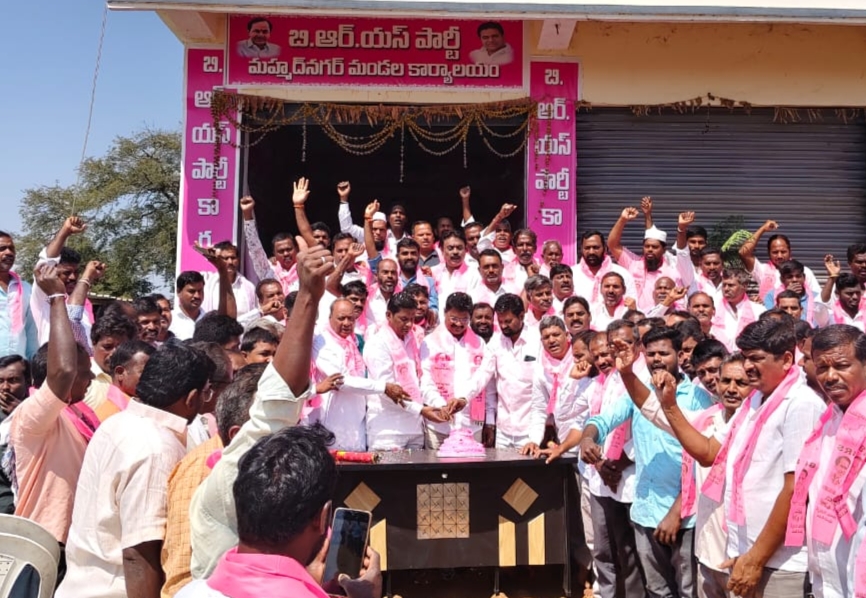 మొహమ్మద్ నగర్ లో కేసీఆర్ పుట్టినరోజు వేడుకలు..