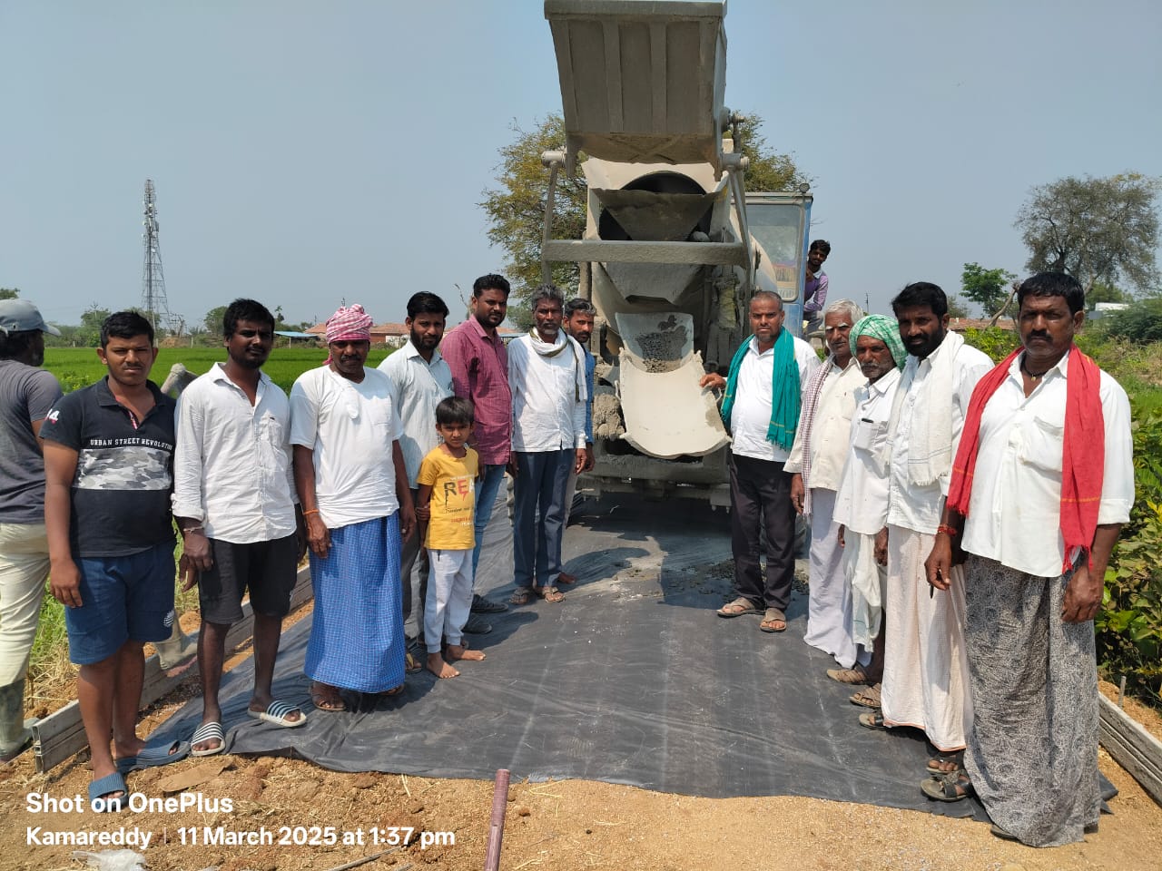 గాలిపూర్ గ్రామంలో సీసీ రోడ్డు పనులు ప్రారంభం…