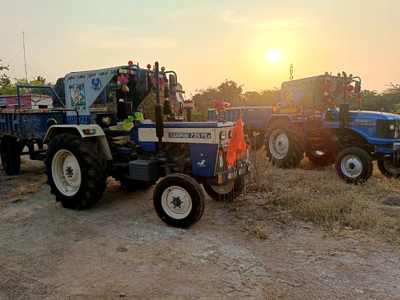 టాస్క్ ఫోర్స్, దాడులలో ఐదు ఇసుక ట్రాక్టర్ల పట్టివేత