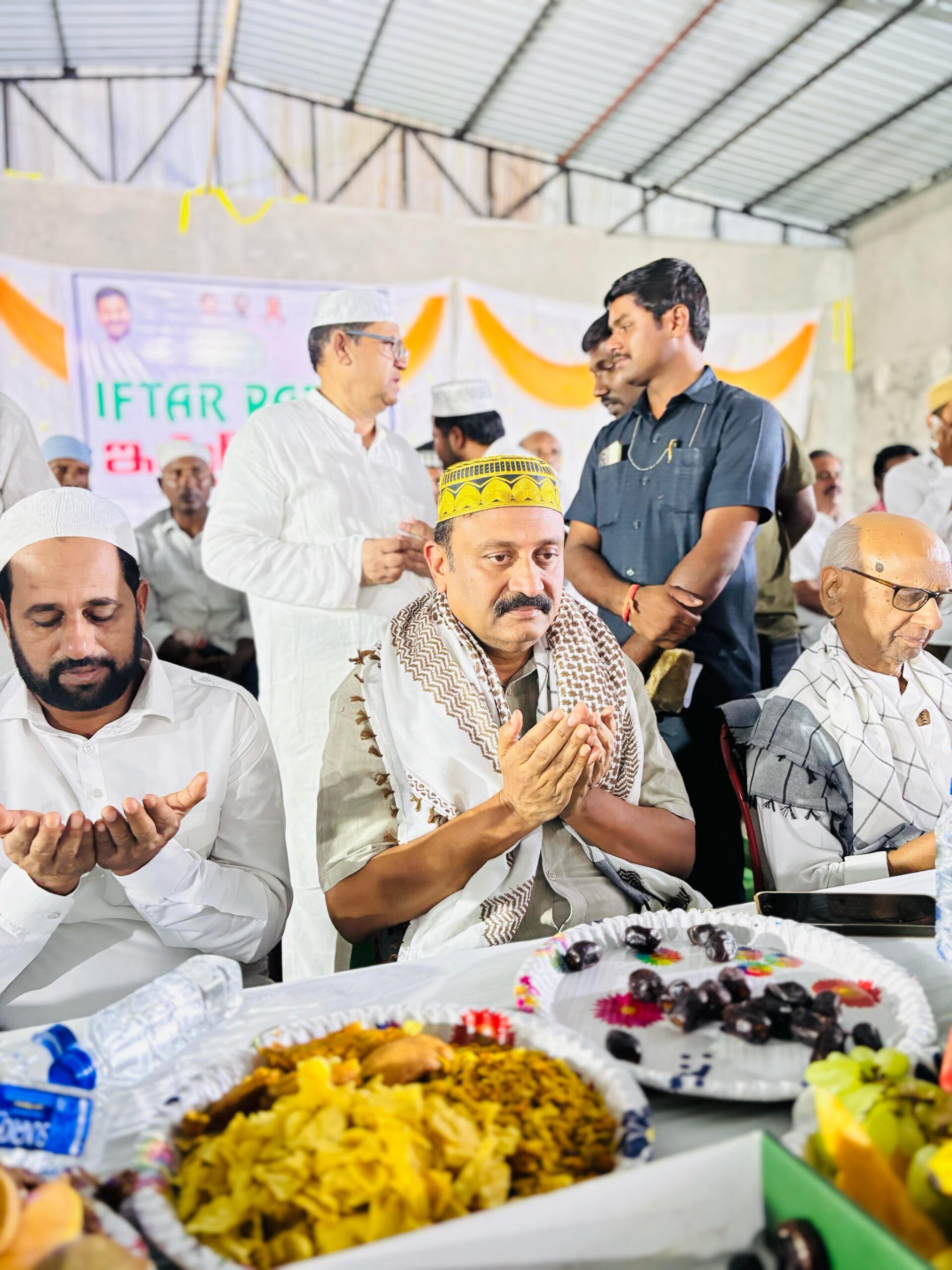 మత సామరస్యానికి ప్రతీక ఇఫ్తార్‌ విందు.. ఎమ్మెల్యే తోట లక్ష్మి కాంతారావు
