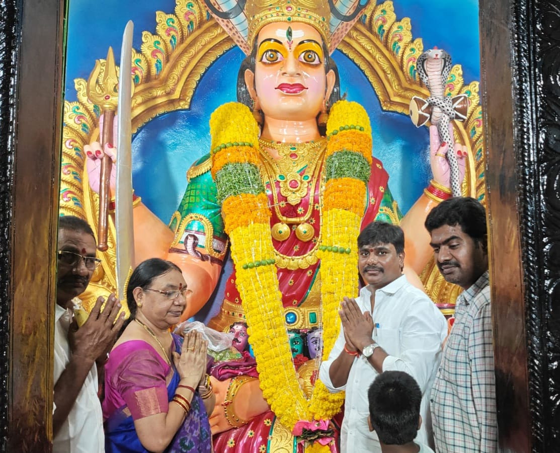 ప్రజలందరూ సుఖ సంతోషాలతో ఉండాలి