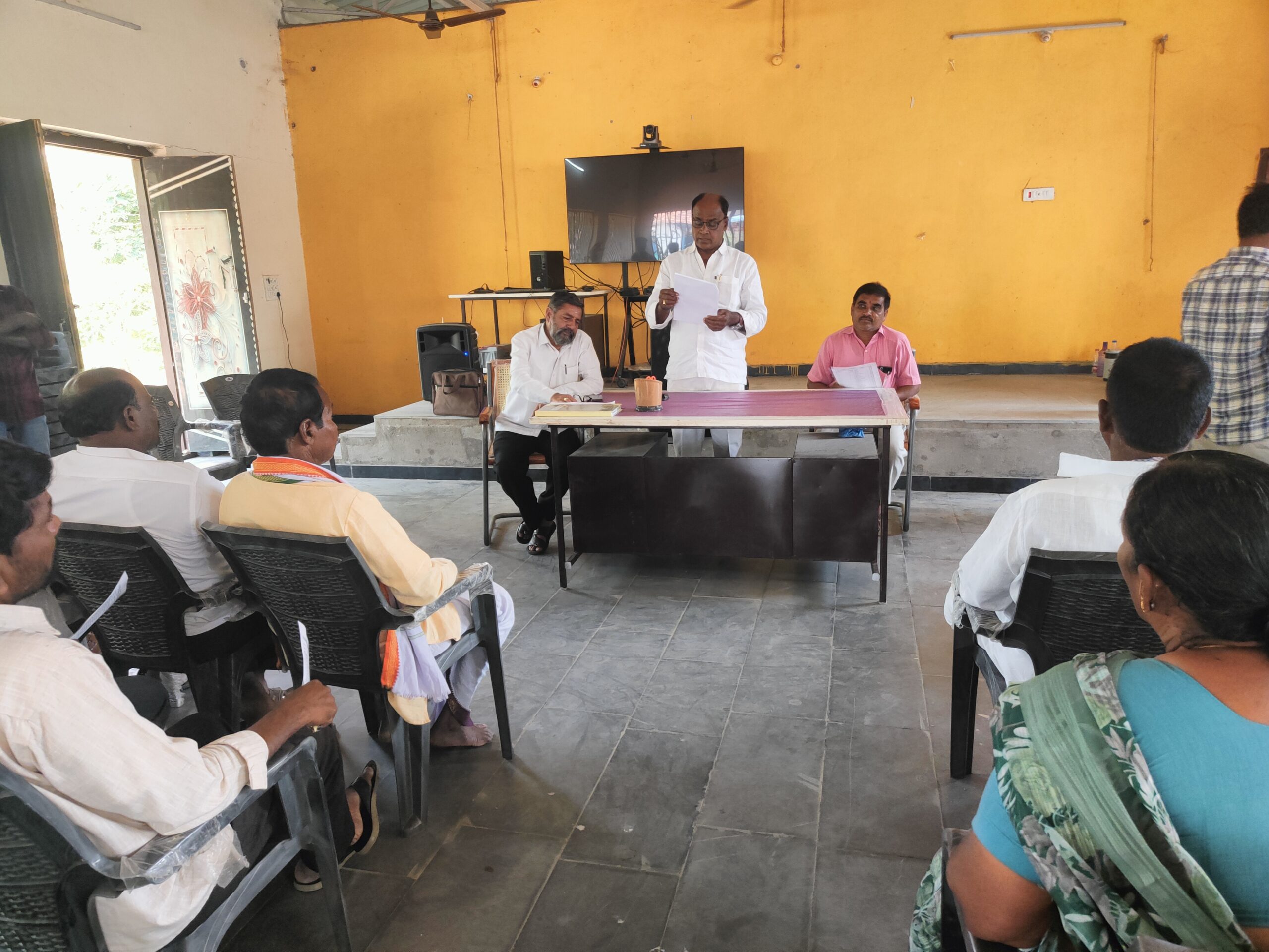 రైతులకు ఇబ్బందులు లేకుండా దాన్యం కొనుగోలు చేస్తాం. సొసైటీ చైర్మన్ నరసింహారెడ్డి