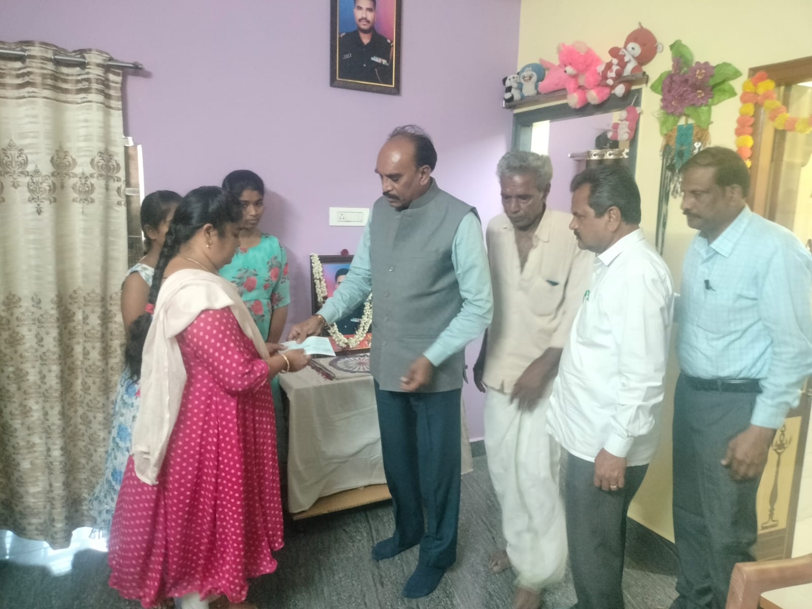 వీర సైనికుల త్యాగాలు అజరామరం – రాష్ట్ర సైనిక సంక్షేమశాఖ సంచాలకులు బిగ్రేడియర్ వివి రెడ్డి