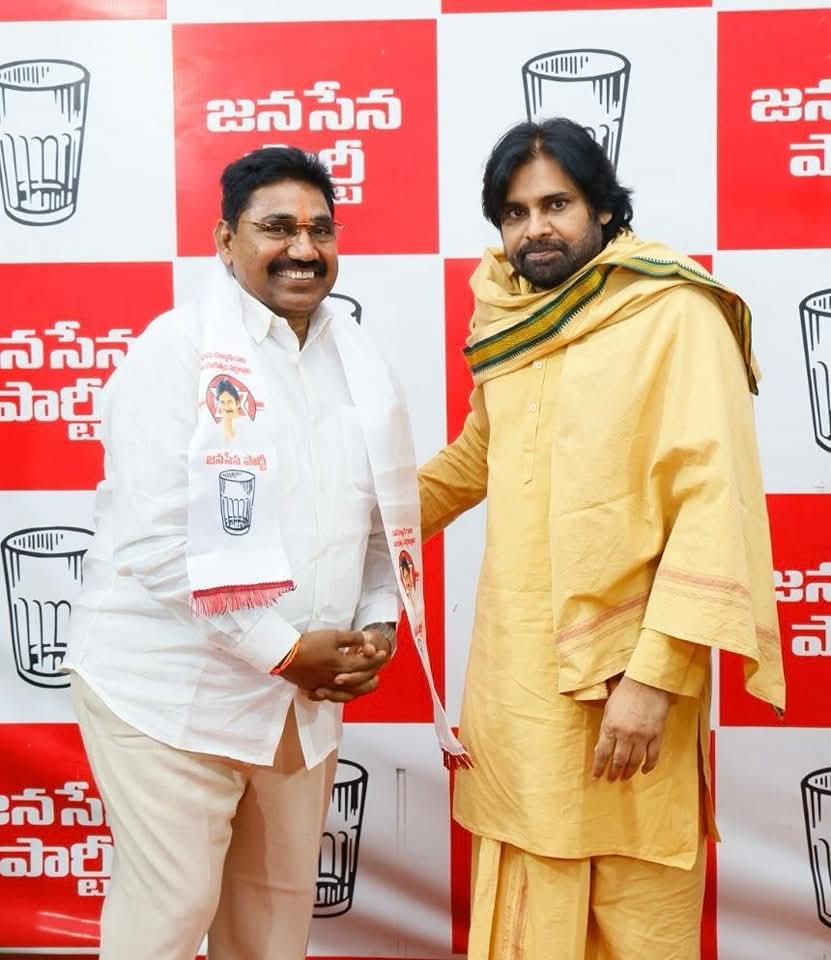 జనసేనలో చేరిన పిఠాపురం వైసీపీ మాజీ ఎమ్మెల్యే పెండెం దొరబాబు – కండువా కప్పి సాదరంగా పార్టీలోకి ఆహ్వానించిన అధ్యక్షుడు పవన్ కళ్యాణ్