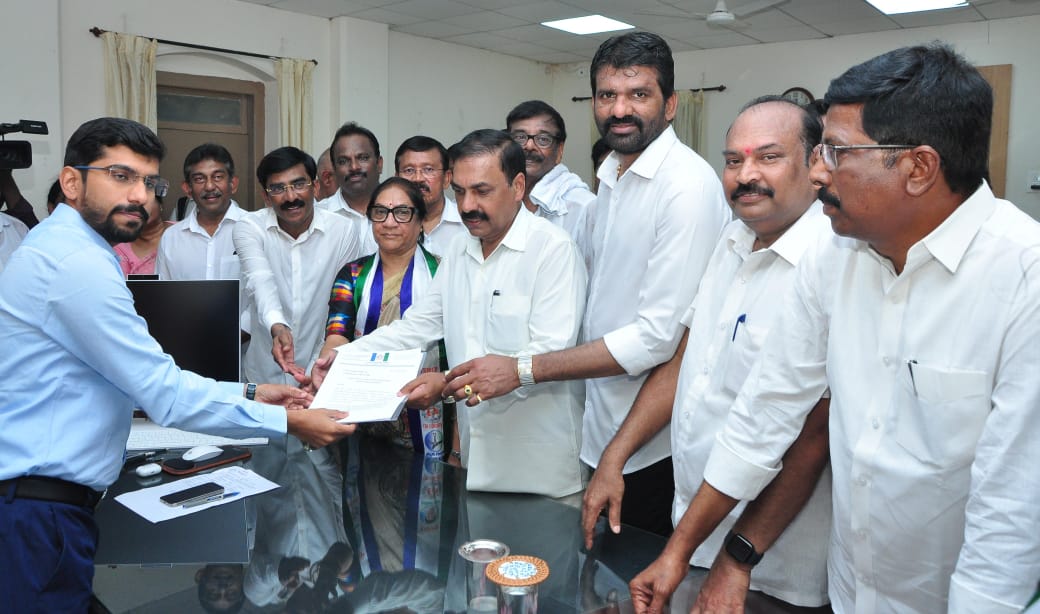 నెల్లూరులో యువత పోరు విజయవంతం