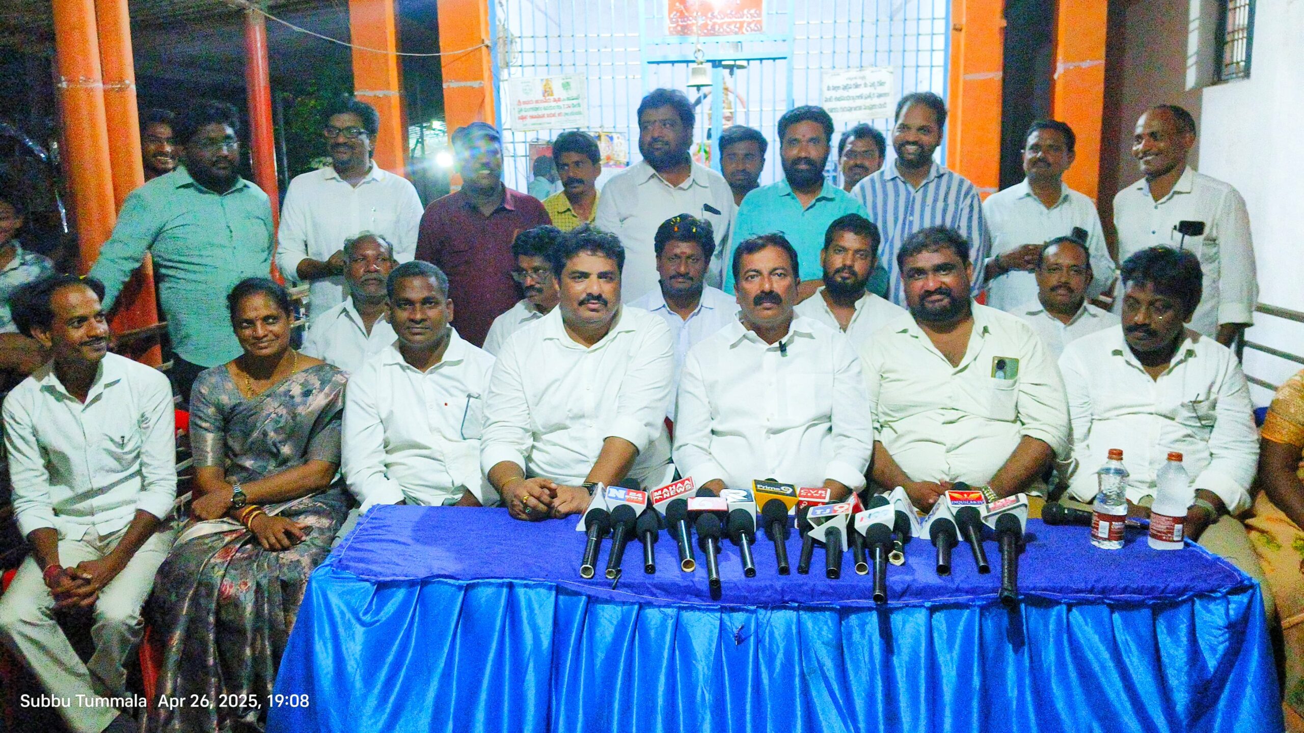ఉత్తరకంచిలో జనసేన జెండా ఆవిష్కరించిన జనసేన జిల్లా అధ్యక్షుడు తుమ్మల బాబు