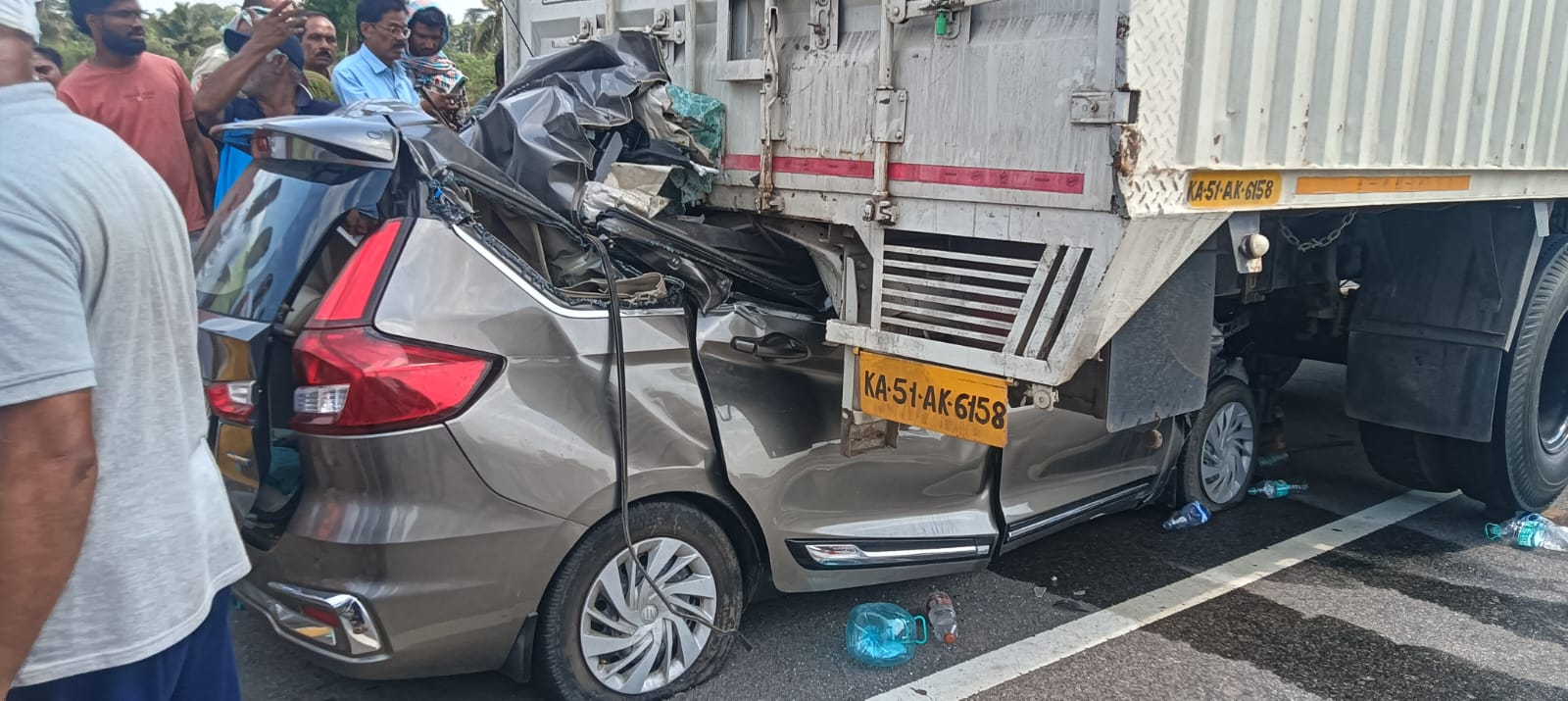 తిరుపతిలో ఘోర రోడ్డు ప్రమాదం.. ఐదురుగు స్పాట్ డెడ్!