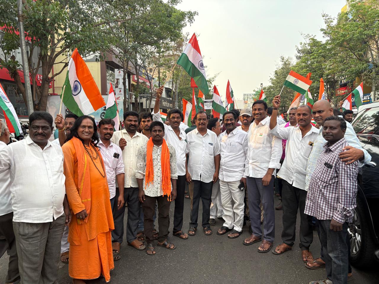 కాకినాడలో తిరంగా యాత్రలో పాల్గొన్న ప్రత్తిపాడు నియోజకవర్గ బిజెపి నేతలు