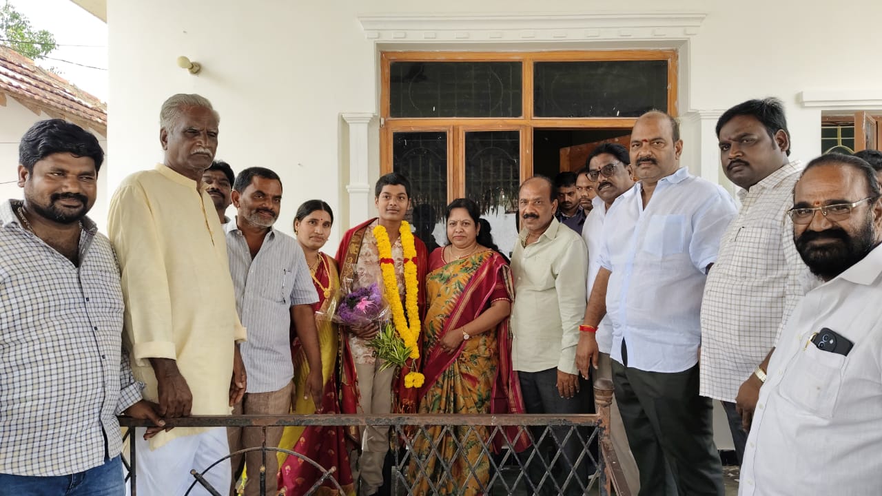 ఉన్నతమైన లక్ష్యాలను చేరాలంటే విద్య ప్రాముఖ్యం…