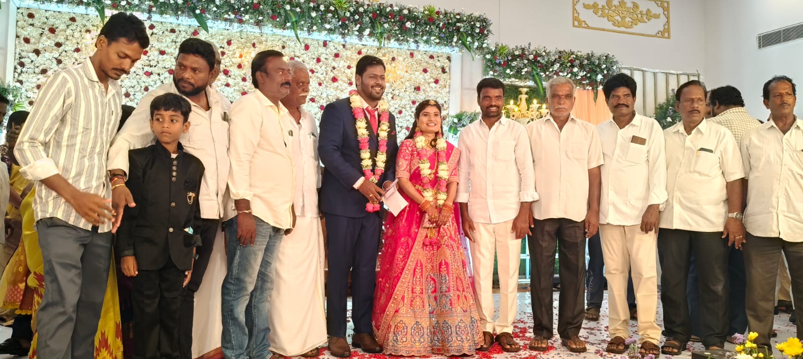 ఘనంగా సాయి చందు – ధరణి వివాహ మహోత్సవం వధూవరులను ఆశీర్వదించిన పలువురు నాయకులు