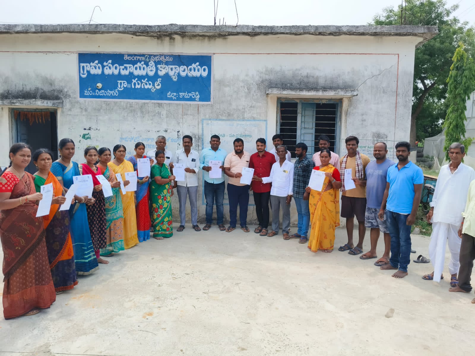 లబ్ధిదారులకు ఇందిరమ్మ ఇండ్ల ప్రొసీడింగ్ కాపీలు అందజేత..