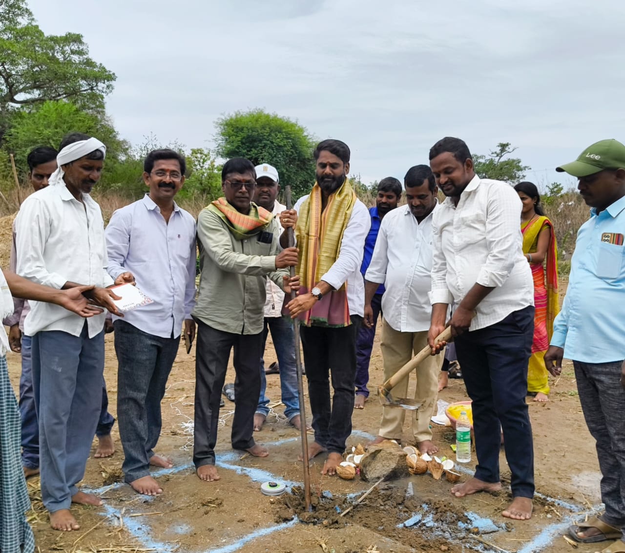 ఇందిరమ్మ ఇళ్ల లబ్ధిదారులకు భూమి పూజ –ప్రొసీడింగ్ ఫారాల పంపిణీ ..