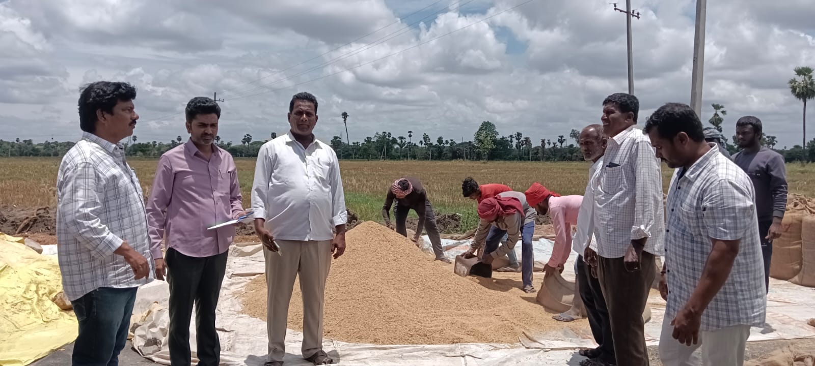 వరి ధాన్యం కొనుగోలు కేంద్రాల పరిశీలన..