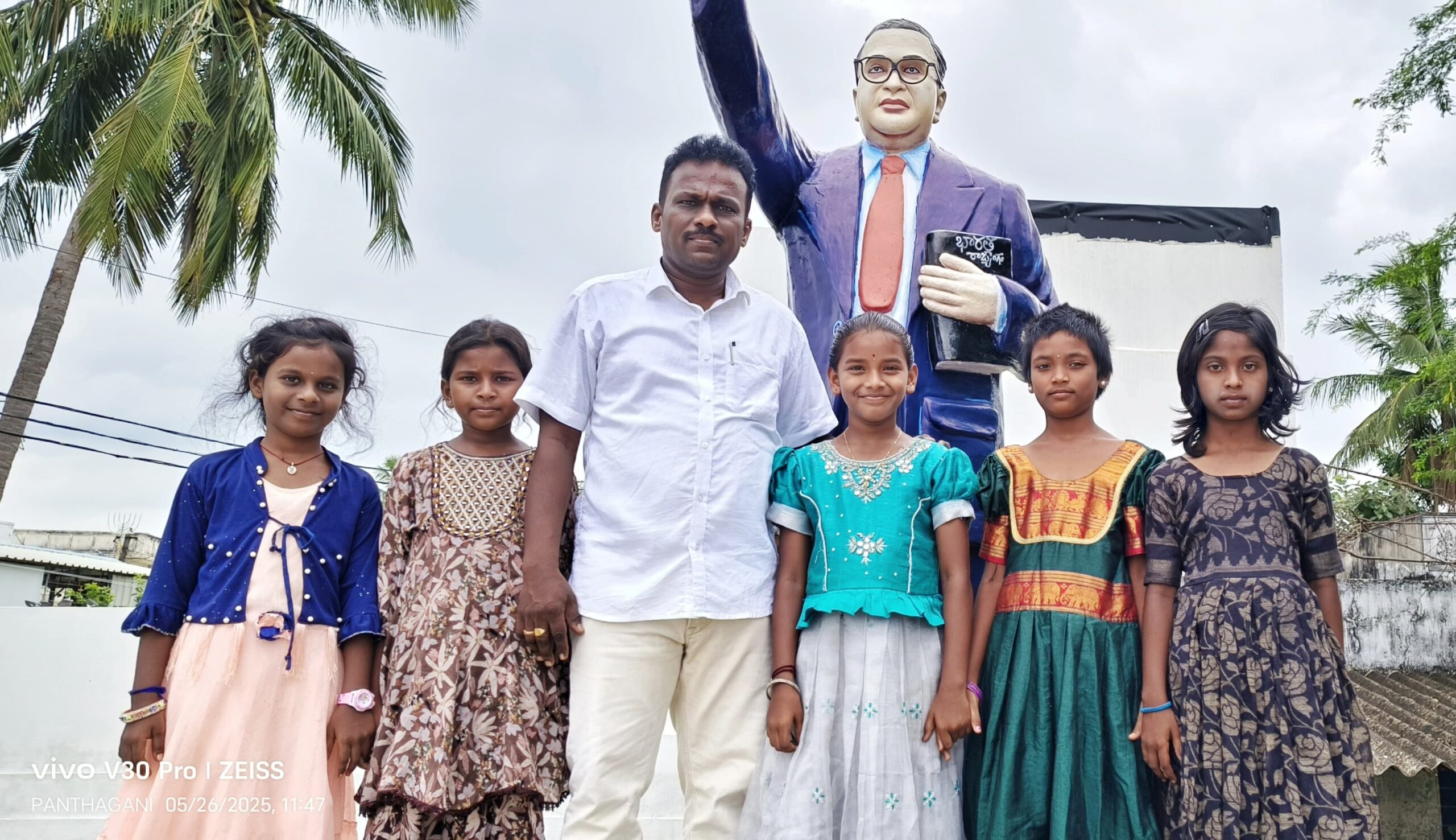 శానంపూడి గ్రామ బాలికలకు ప్రతిభకు గుర్తింపు – గురుకుల పాఠశాలలో అడుగు