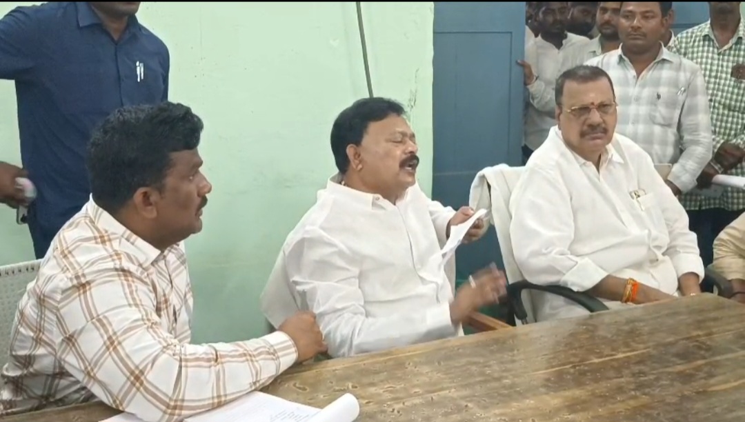 అవినీతికి పాల్పడితే భరతం పడతా, అవినీతి అధికారులను హెచ్చరించిన……. గూడూరు ఎమ్మెల్యే పాశిం సునీల్ కుమార్
