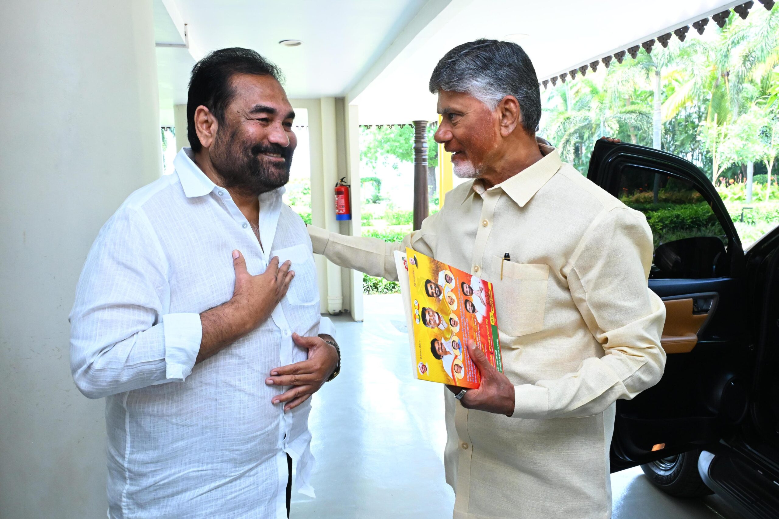 నెల్లూరు రూరల్ లో మే 15న పెద్ద ఎత్తున అభివృద్ధి కార్యక్రమాలను ప్రారంభిస్తున్నామని ముఖ్యమంత్రికి తెలియజేసిన కోటంరెడ్డి శ్రీధర్ రెడ్డి