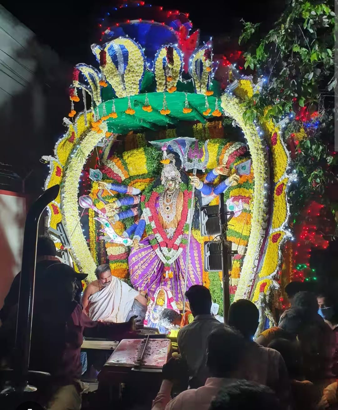 గూడూరు లో శ్రీసాయి సత్సంగ నిలయంశ్రీవిజయ దుర్గ అమ్మవారి ఉప పీఠంలో”శ్రీ విజయ దుర్గ అమ్మవారి 17వ శ్రీ చక్ర వార్షికోత్సవ వేడుకలు”
