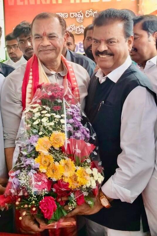 కోమటిరెడ్డి వెంకటరెడ్డి గారికి పుట్టినరోజు శుభాకాంక్షలు తెలిపిన టి ఎఫ్ సి సి ఛైర్మన్ డా. ప్రతాని రామకృష్ణ గౌడ్.