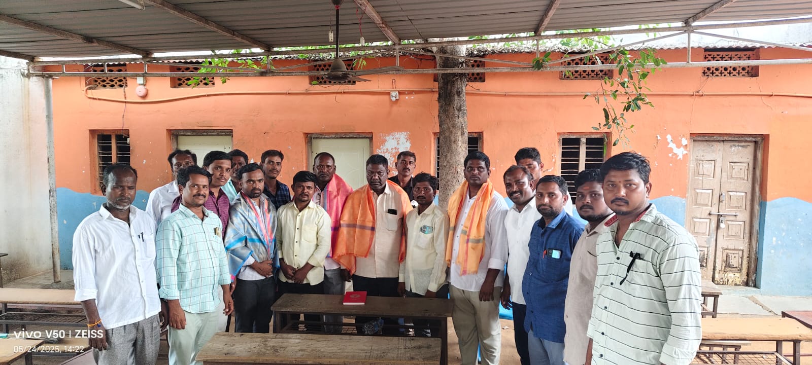 జర్నలిస్టు అనడానికి అక్రిడేషన్ ప్రామాణికం కాదు- ప్రభుత్వ యంత్రాంగం జర్నలిస్టుల పట్ల వివక్షపూరితమైన వైఖరి వీడాలి.