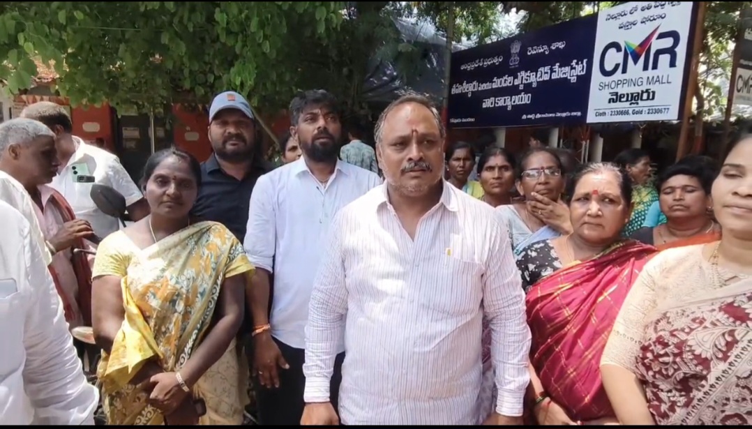 అమరావతి రాజధాని మహిళల పట్ల సాక్షి ఛానల్ లో మాట్లాడిన మాటలను ఖండించాలి.