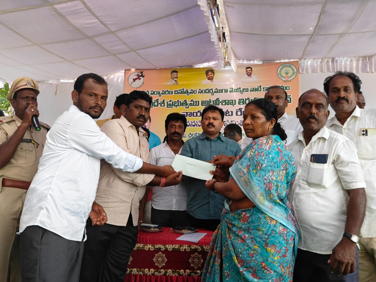 మొక్కలు నాటి సంరక్షణ బాధ్యత తీసుకోవాలి….. గూడూరు ఎమ్మెల్యే పాశం సునీల్ కుమార్