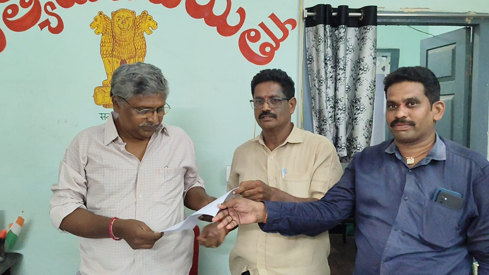 అక్రమ భారీ వాహనాలను నిలిపివేయాలి…