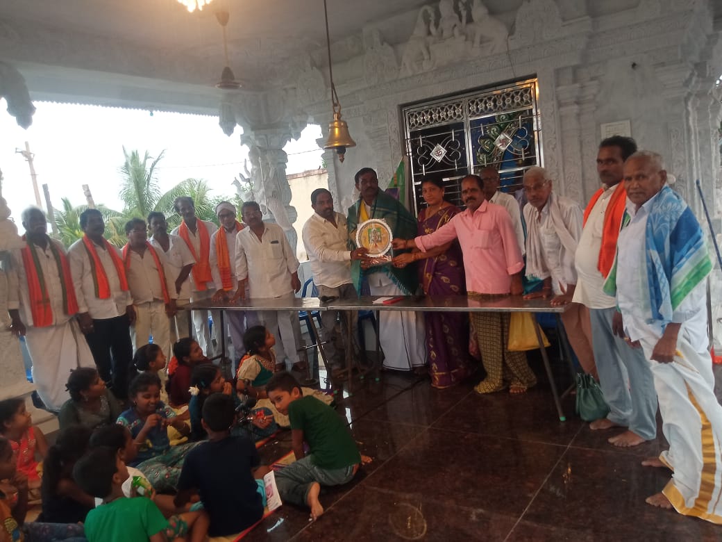 సర్వతోముఖ వికాస తరగతులు ప్రారంభించిన కొడవలి సర్పంచ్ కంద