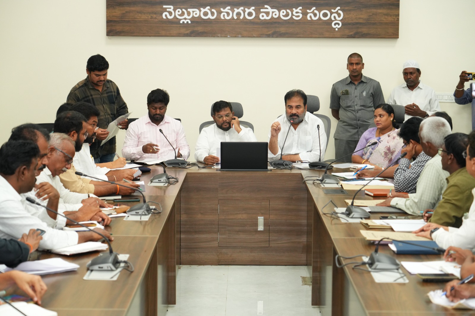 నెల్లూరులో ఆరవ తేదీ నుండి ఐదు  రోజులపాటు  బారాషాహీద్ దర్గాలో రొట్టెల పండుగ