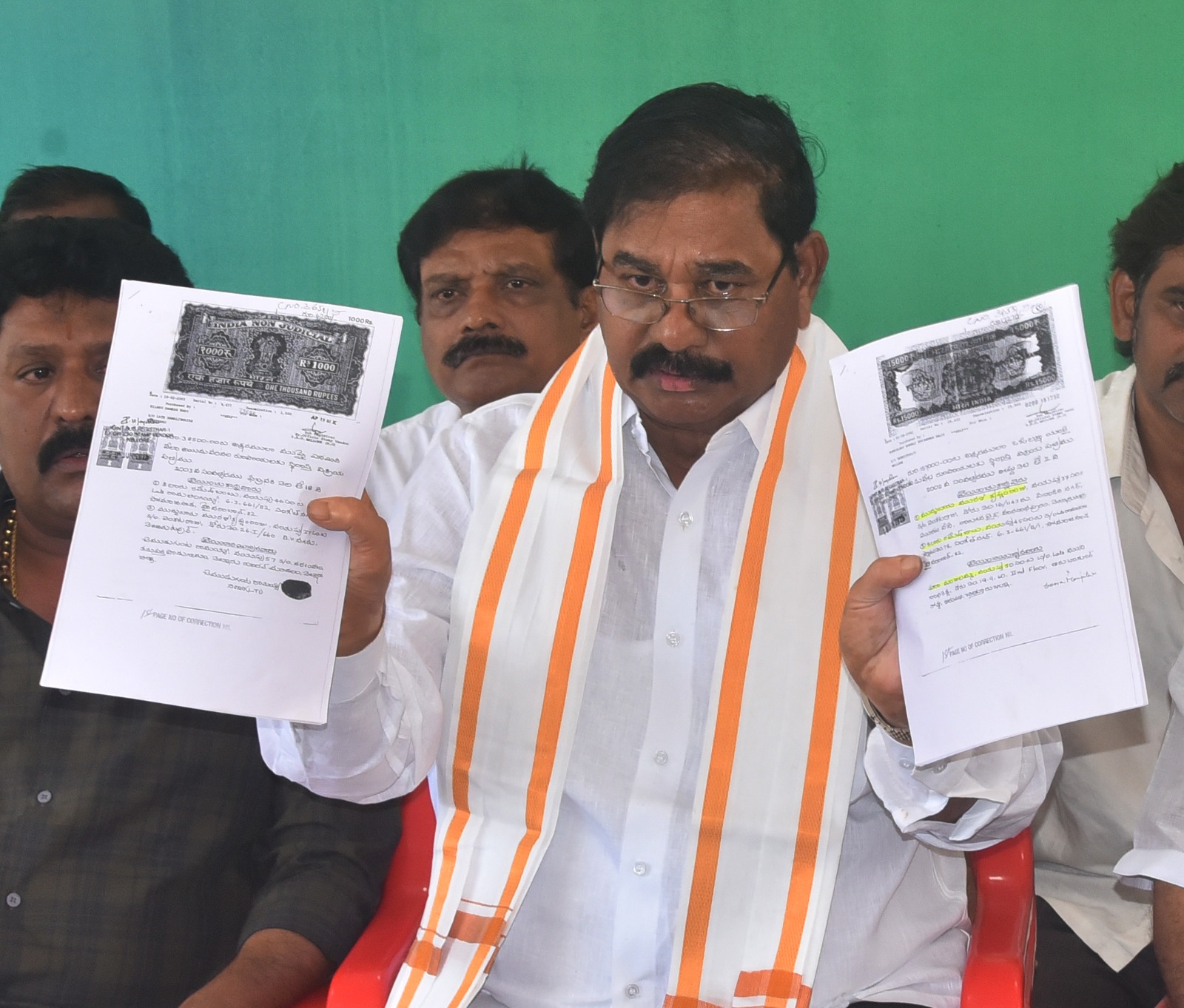 ఆ పొలం నాది ,వాళ్ళ దగ్గర ఎలాంటి రుజువులు లేవు………. మాజీ మంత్రి ఆదాల ప్రభాకర్ రెడ్డి