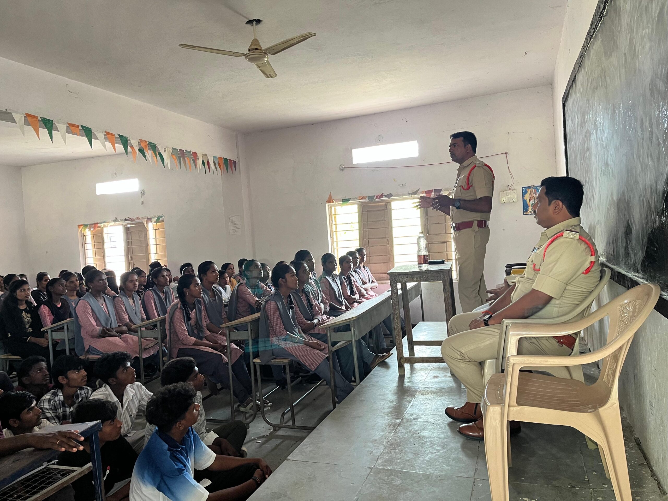 యువత చెడు వ్యసనాలకు దూరంగా ఉండాలి, మక్తల్  సీఐ రామ్ లాల్.